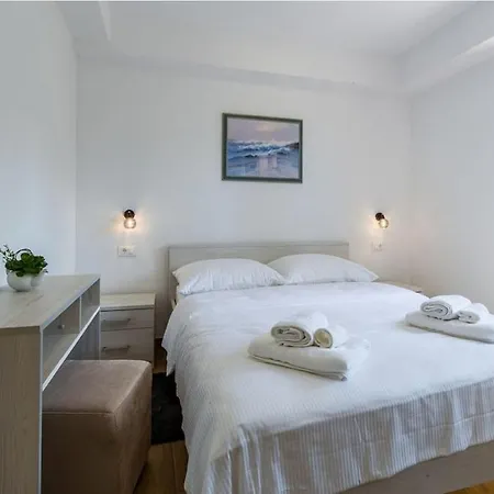 Apartment Mateo By Briskva