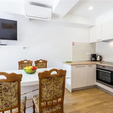 Mateo By Briskva * Kastelir