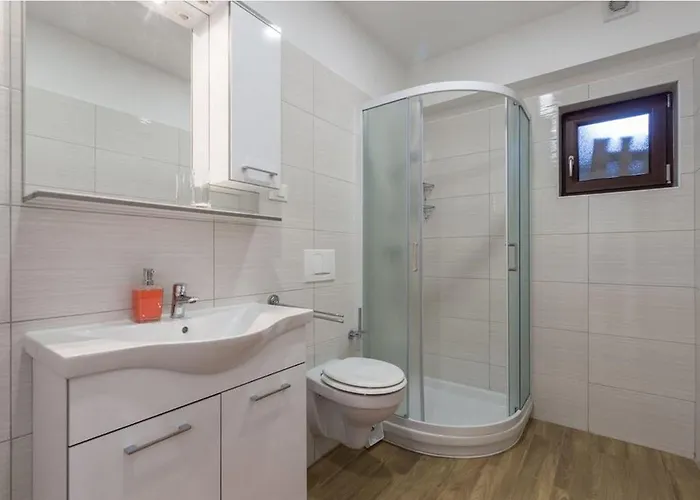 Mateo By Briskva Kaštelir